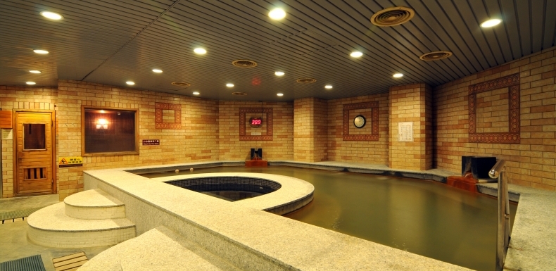 <strong>Nude Sauna</strong>